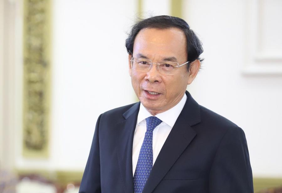 Bí thư Thành uỷ TP.HCM Nguyễn Văn Nên trao đổi với thành viên C4IR (Ảnh: Ngô Tùng)