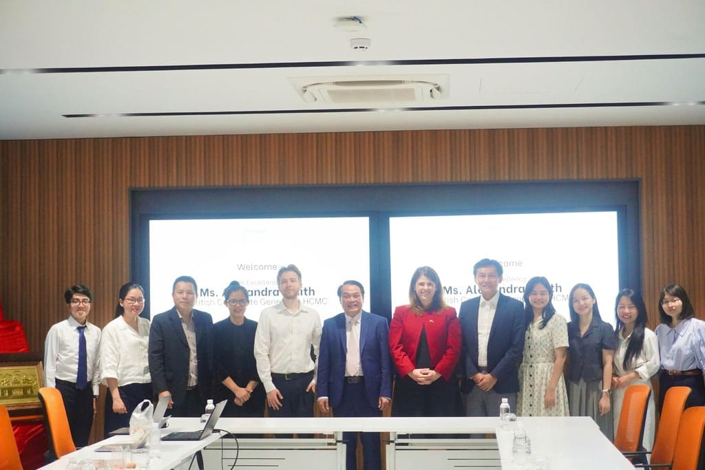 HCMC C4IR cùng Tổng Lãnh sự Anh thúc đẩy hợp tác trong các lĩnh vực chuyển đổi số, đào tạo nhân lực và xây dựng Trung tâm Tài chính quốc tế