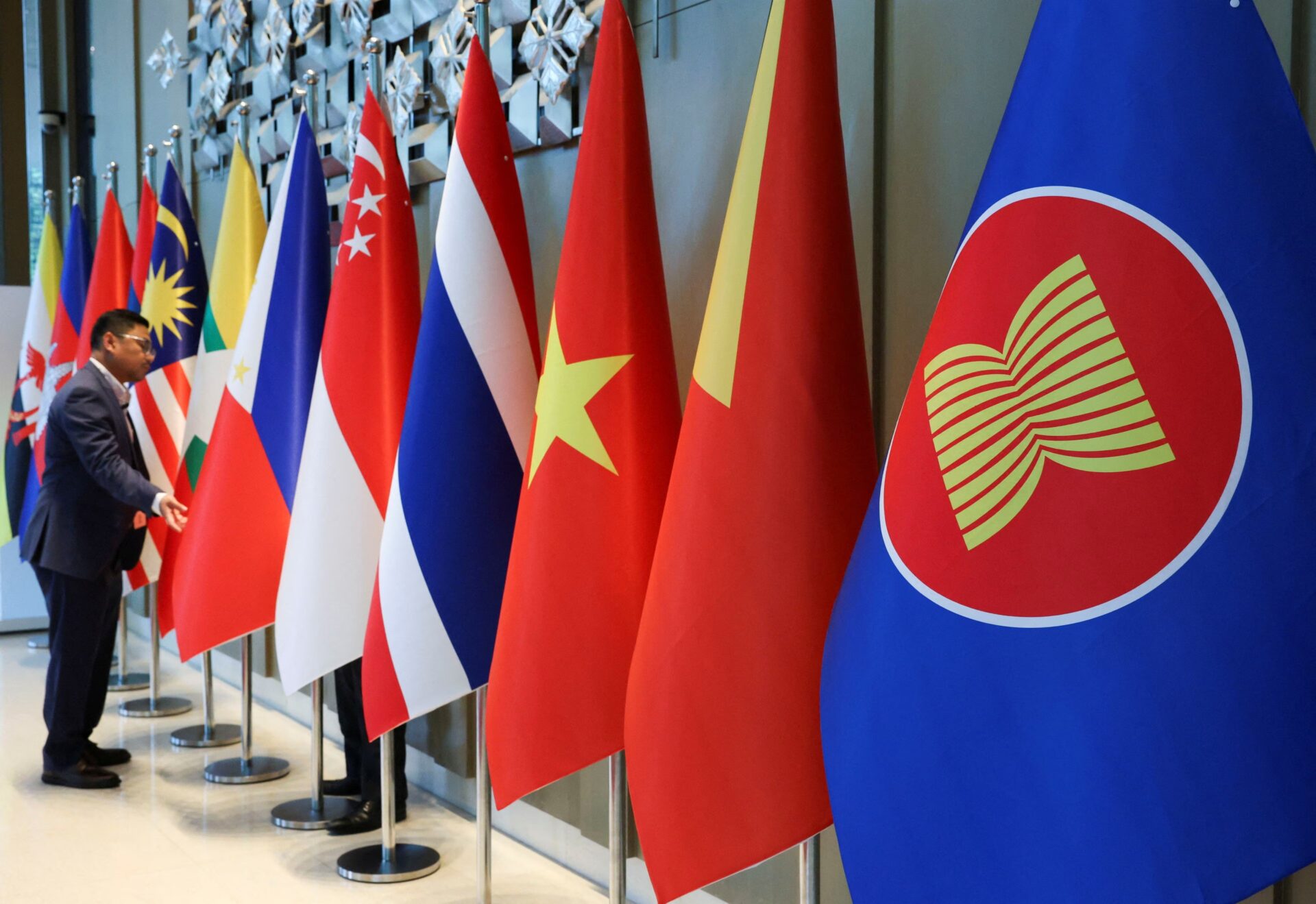 Làm thế nào để ASEAN phát triển thịnh vượng thông qua đổi mới và hợp tác sâu rộng hơn