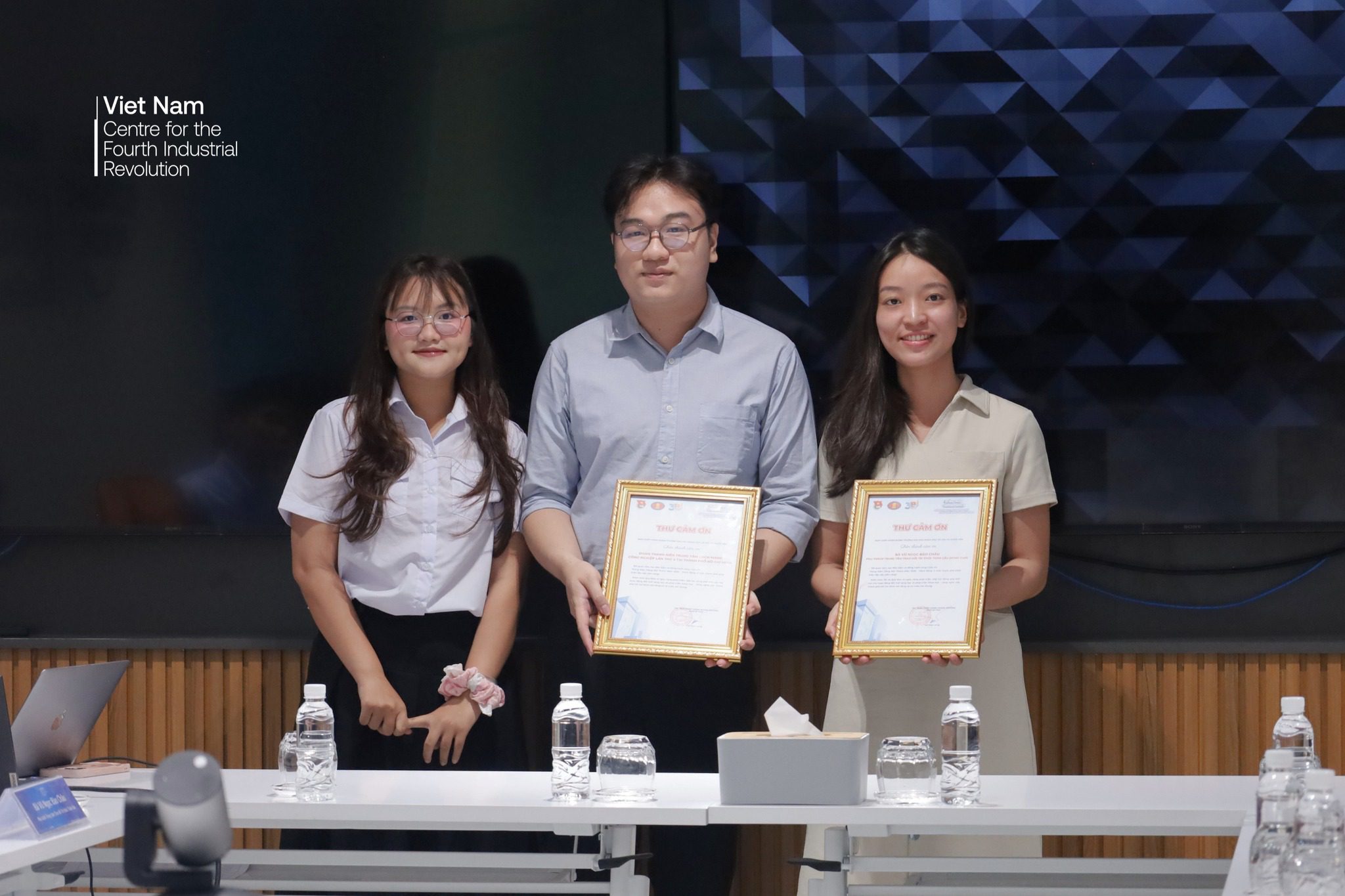 HCMC C4IR tổ chức buổi gặp gỡ đoàn sinh viên ĐH KHXH&NV TP.HCM