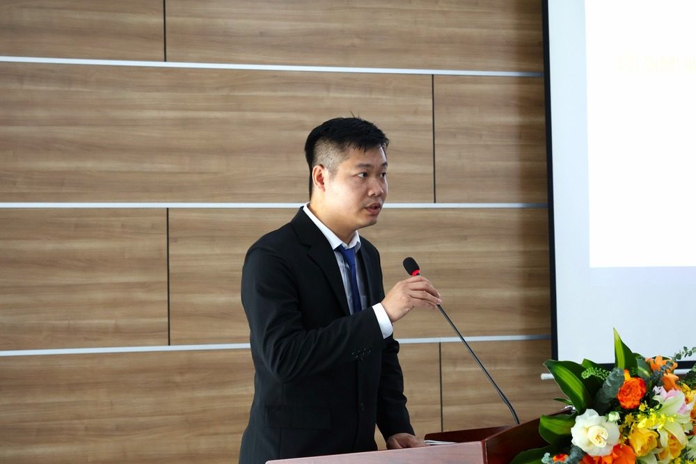 Ông Bùi Trung Hiếu, đại diện Ban Điều hành SoiHub đề xuất đề xuất ba trụ cột chiến lược để hiện thực hóa tầm nhìn xây dựng hệ sinh thái công nghệ đa tầng gồm: hoàn thiện thể chế, tăng tốc độ triển khai và xây dựng năng lực "chuỗi lõi" cho doanh nghiệp nội địa.