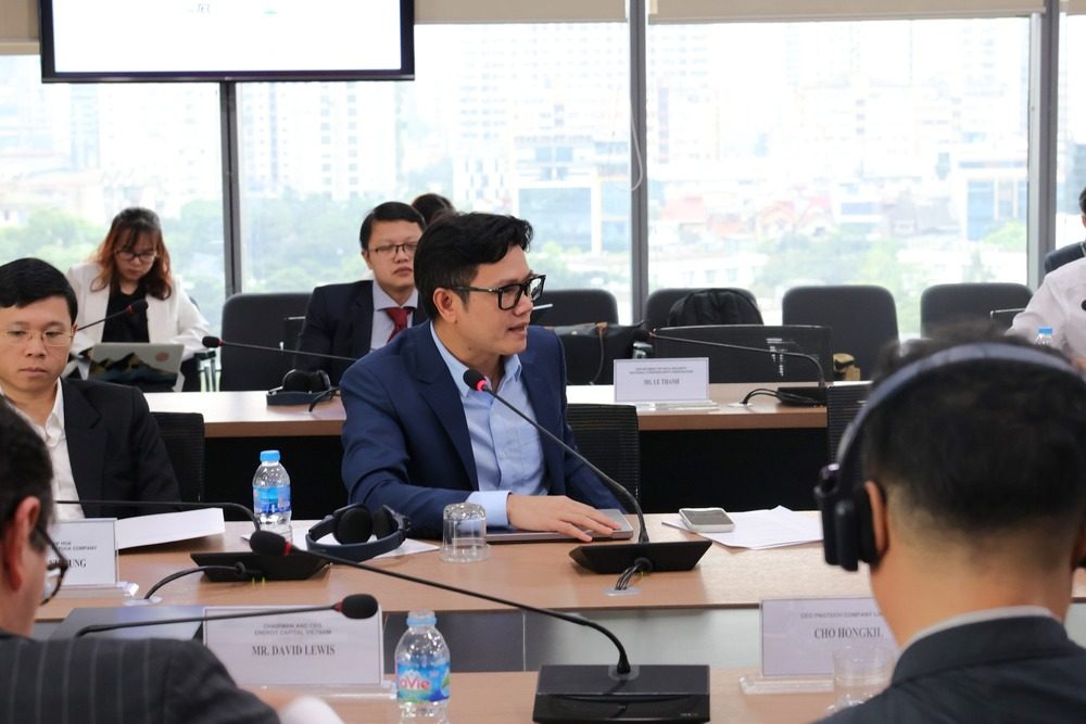 Ông Mai Huy Toàn, Phó Tổng giám đốc G-Group tham gia trả lời câu hỏi tại phiên thảo luận.