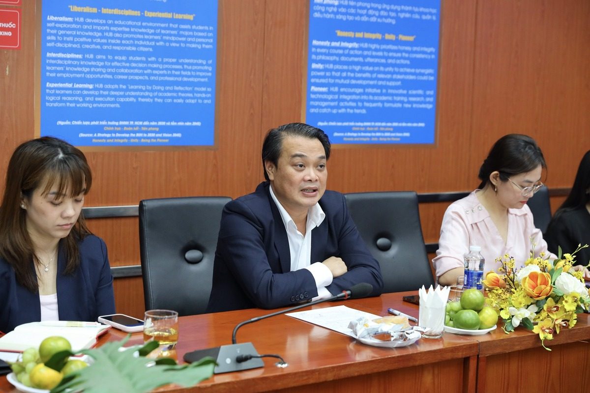 Ông Lê Trường Duy, Giám đốc HCMC C4IR cho biết HCMC C4IR sẵn sàng đóng vai trò cầu nối, phối hợp cùng các ngân hàng trong hệ sinh thái HUB nhằm nghiên cứu và phát triển các chương trình tín dụng chuyên biệt nhằm thu hút hiệu quả nguồn kiều hối.