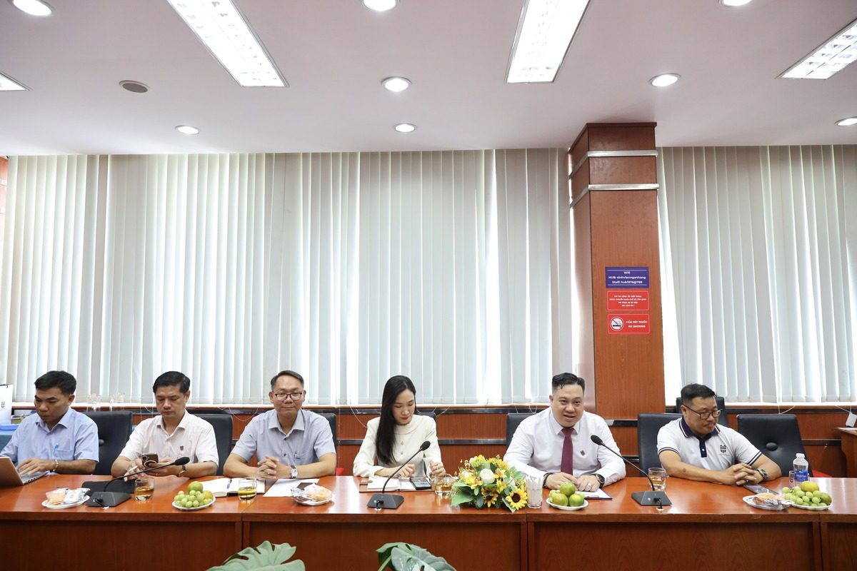 HCMC C4IR làm việc với Đại học Ngân hàng: Kiến tạo nguồn lực cho kỷ nguyên tài chính và công nghệ