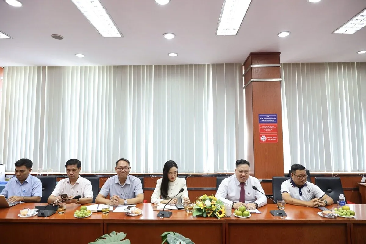 HCMC C4IR làm việc với Đại học Ngân hàng: Kiến tạo nguồn lực cho kỷ nguyên tài chính và công nghệ 7 HCMC C4IR làm việc với Đại học Ngân hàng: Kiến tạo nguồn lực cho kỷ nguyên tài chính và công nghệ