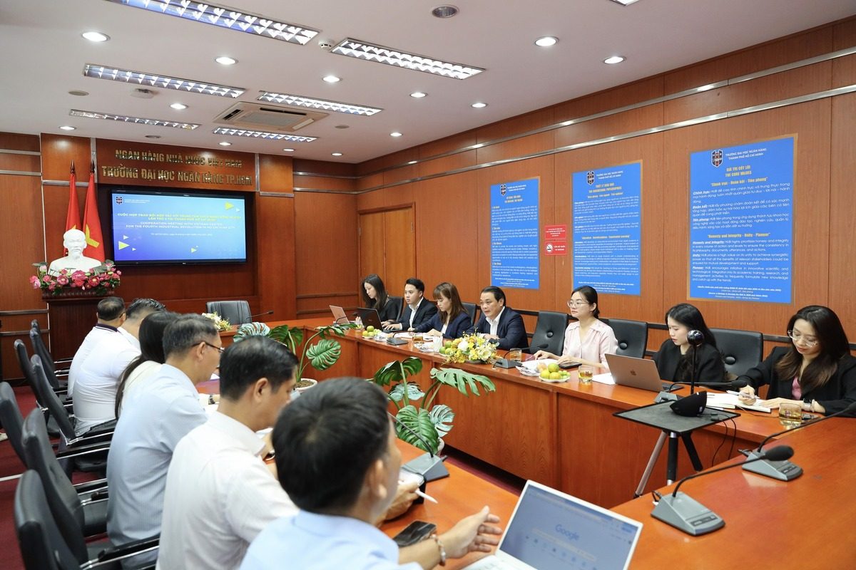 HCMC C4IR làm việc với Đại học Ngân hàng: Kiến tạo nguồn lực cho kỷ nguyên tài chính và công nghệ