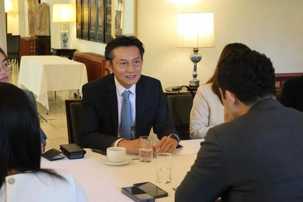 HCMC C4IR làm việc với Tổng lãnh sự quán Pháp tại TPHCM, thúc đẩy hợp tác về công nghệ và đổi mới sáng tạo 3 HCMC C4IR làm việc với Tổng lãnh sự quán Pháp tại TPHCM, thúc đẩy hợp tác về công nghệ và đổi mới sáng tạo