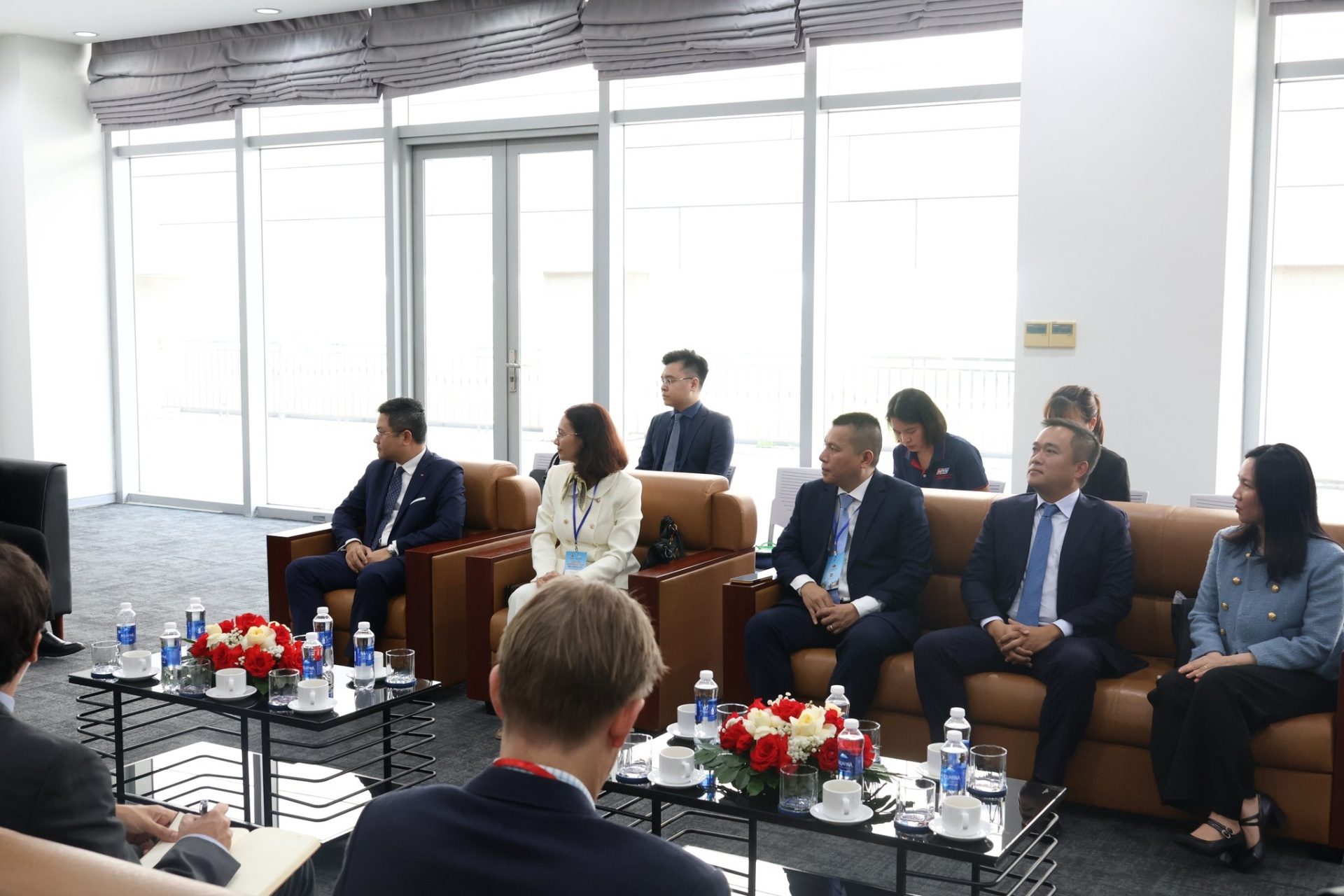 Các đại biểu từ Thành phố Hồ Chí Minh tại buổi gặp gỡ.