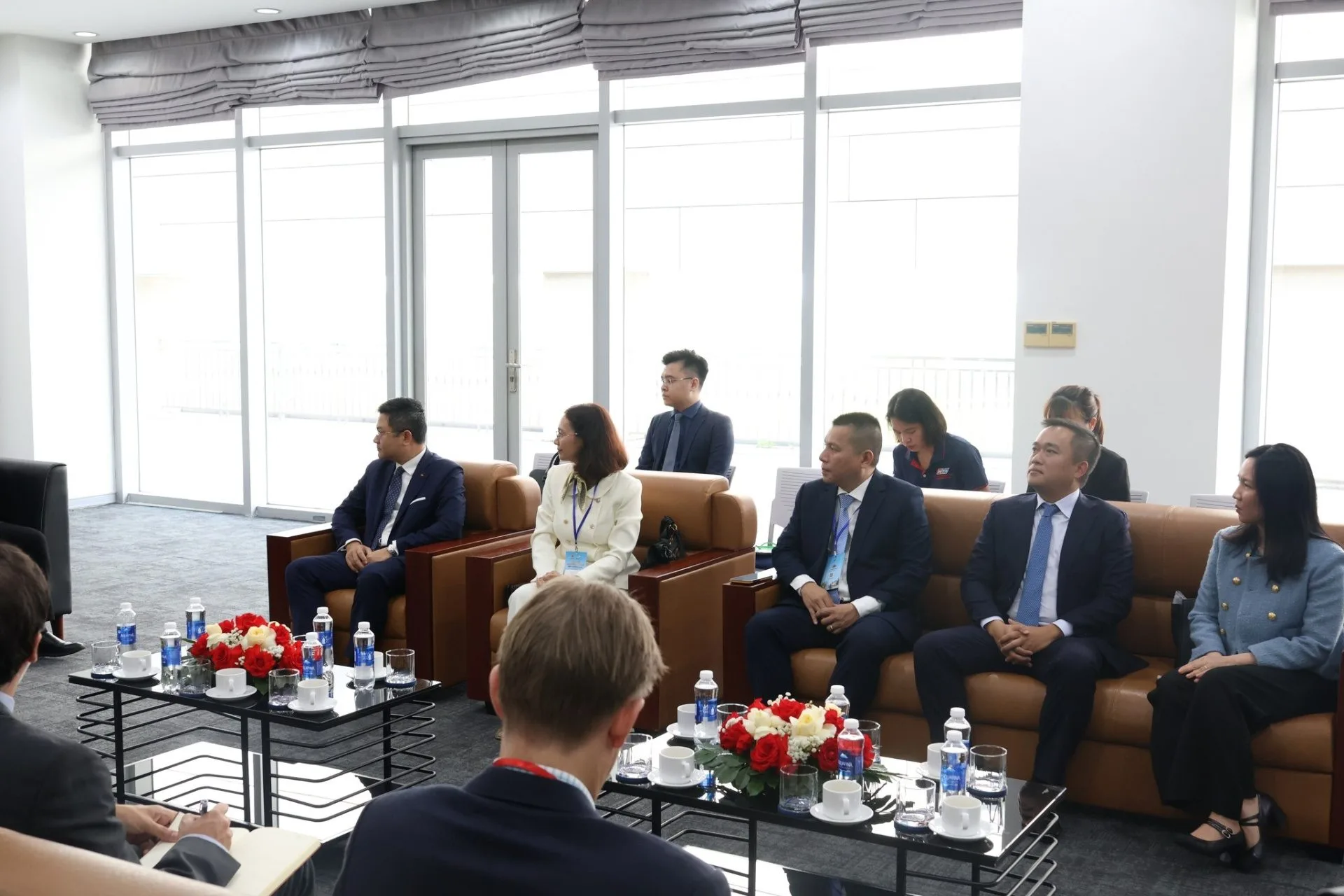 Các đại biểu từ Thành phố Hồ Chí Minh tại buổi gặp gỡ. 