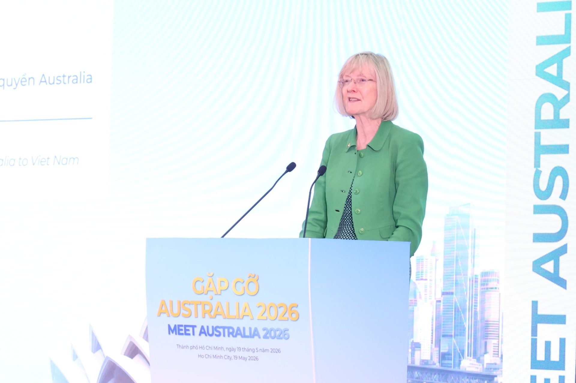Bà Gillian Bird, Đại sứ Australia tại Việt Nam, phát biểu và đánh giá cao tiềm năng phát triển kinh tế của Việt Nam cũng như cơ hội hợp tác giữa Australia và Việt Nam trong nhiều lĩnh vực.