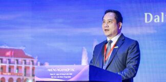 Ông Hà Huy Cường - Phó Tổng Giám đốc Ngân hàng TMCP Nam Á đã trình bày tham luận với chủ đề: “Định chế tài chính và động lực chuyển đổi kinh tế”.